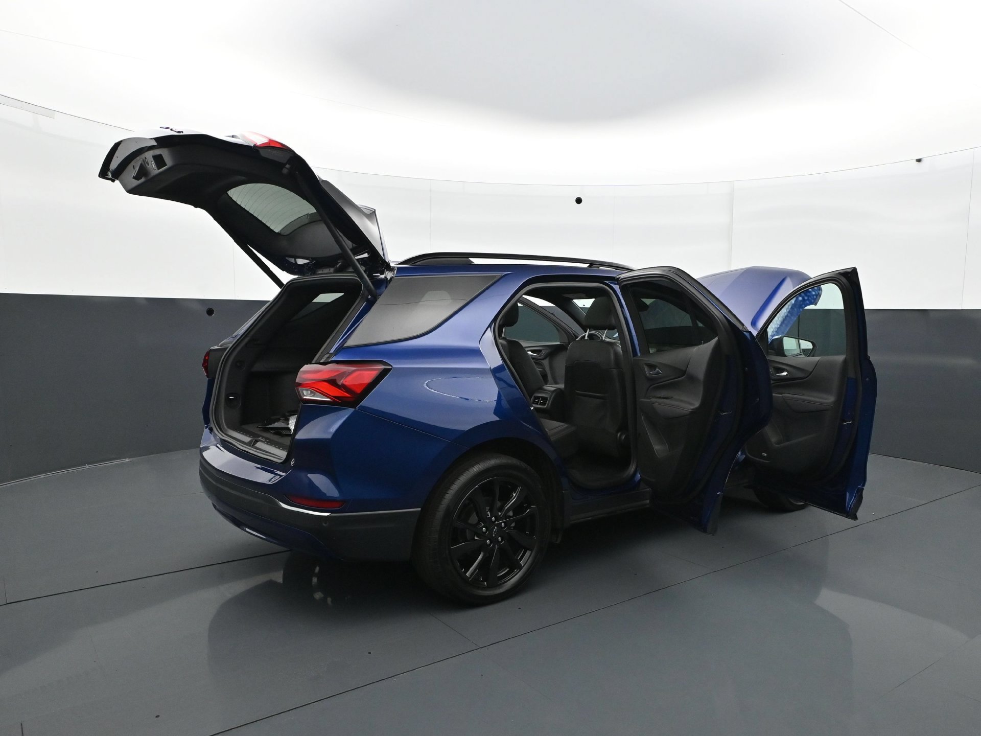 Used 2022 Chevrolet Equinox RS w/ RS Leather Package AWD/4WD image 35