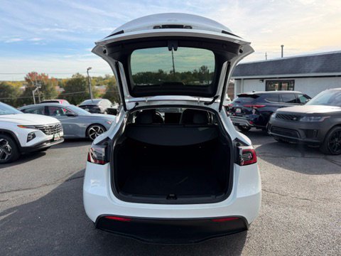 Used 2024 Tesla Model Y Long Range AWD/4WD image 9