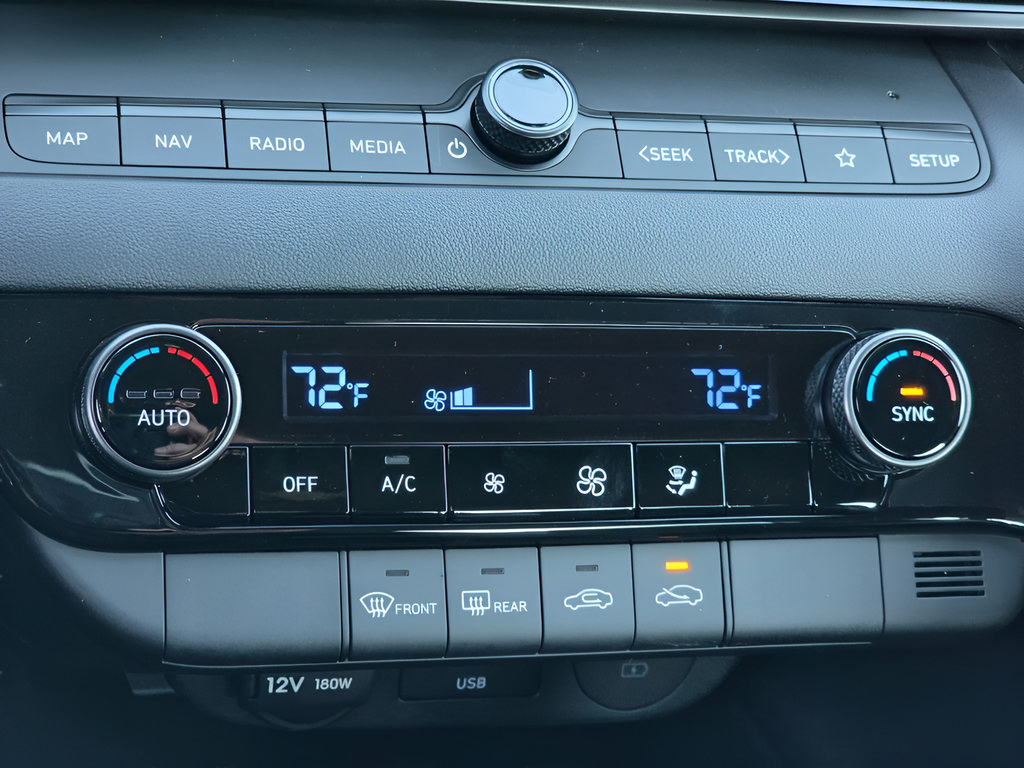 New 2026 Hyundai Elantra SEL FWD image 20