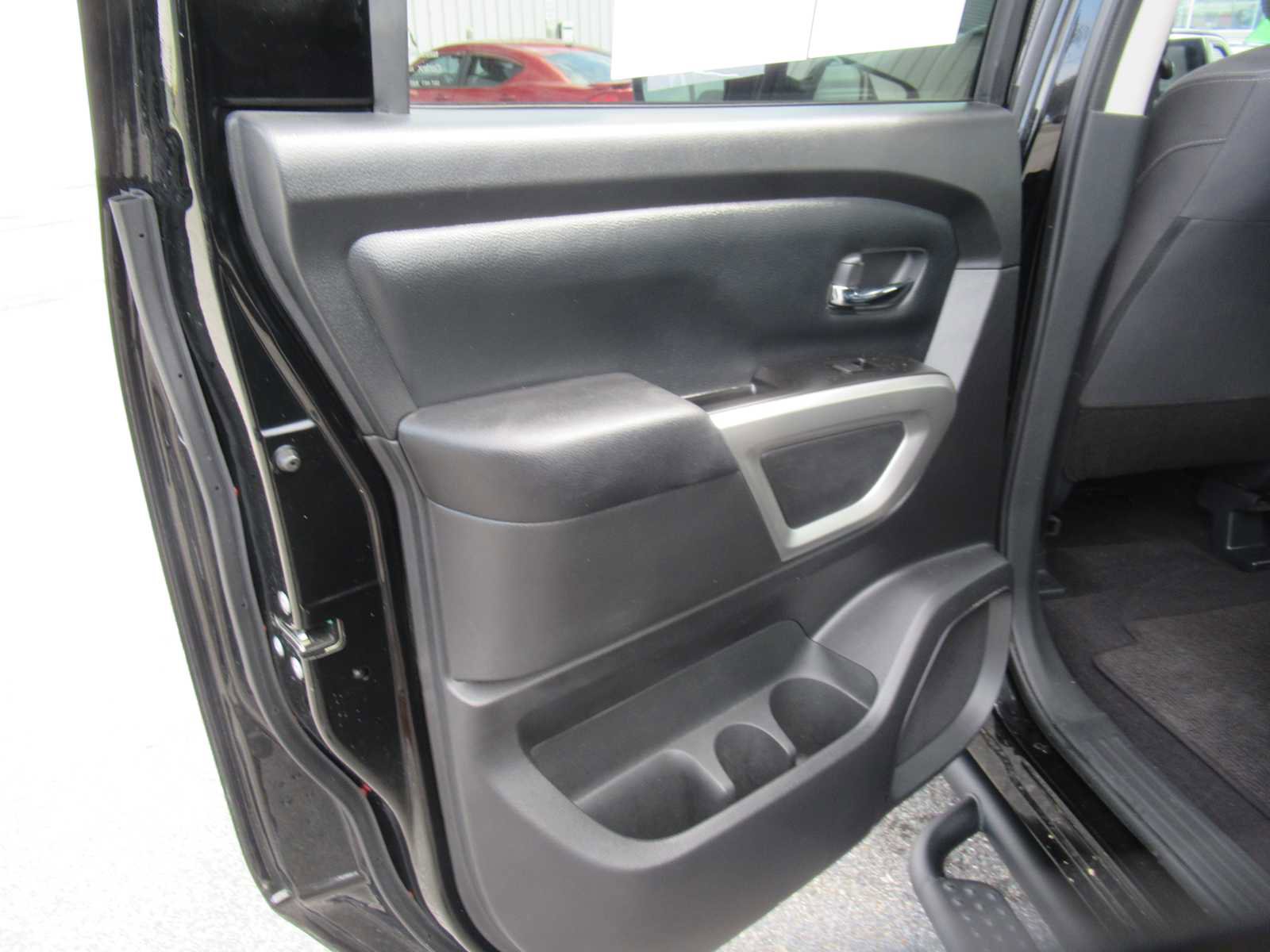 Used 2023 Nissan Titan SV w/ Accessory Utility Package image 16