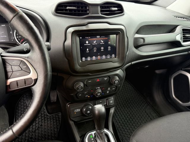 Used 2020 Jeep Renegade Latitude w/ Cold Weather Group AWD/4WD image 16