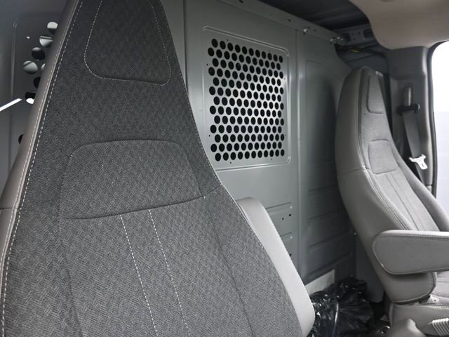 Used 2024 Chevrolet Express 3500 image 19