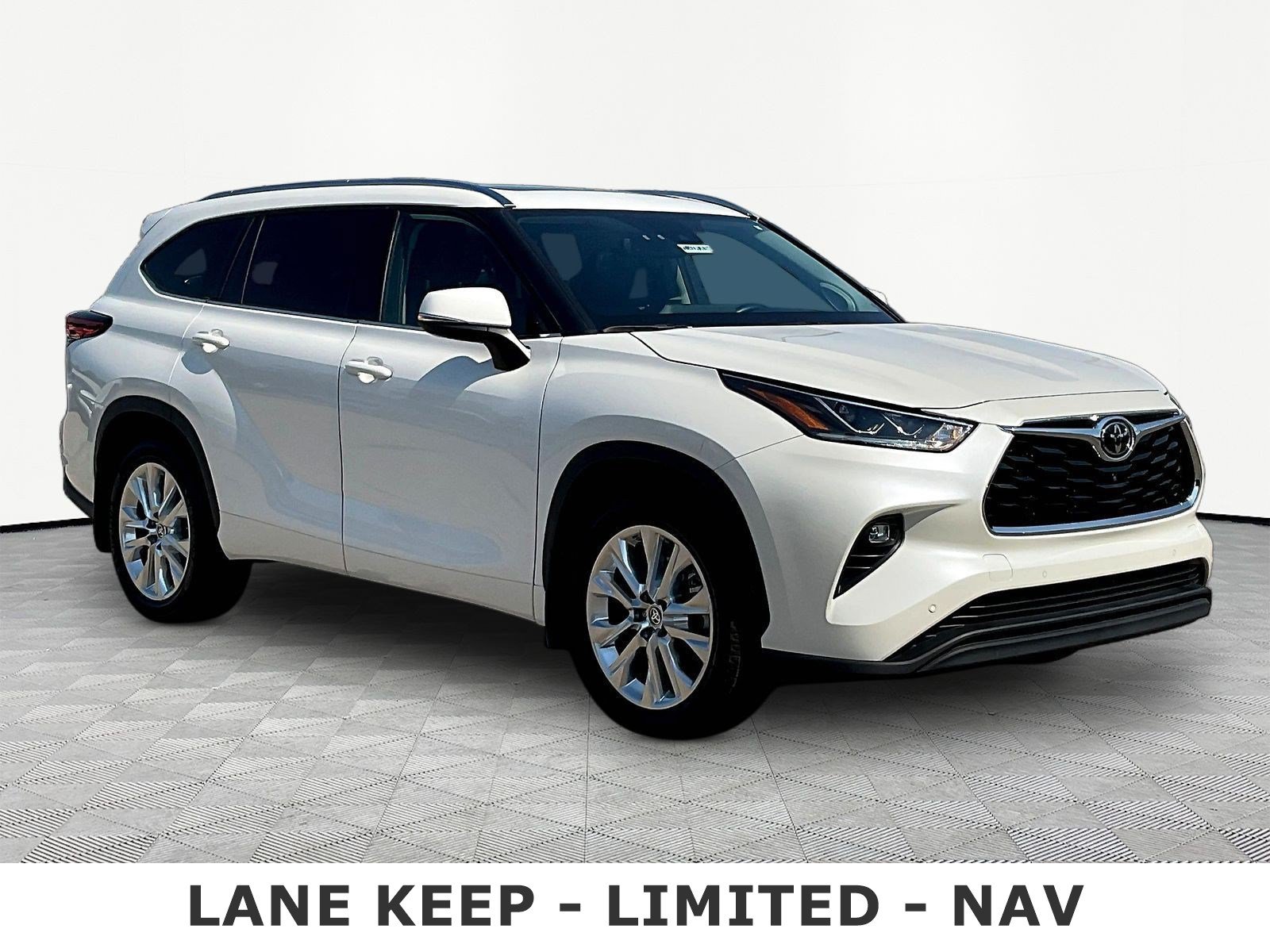 Used 2021 Toyota Highlander Limited AWD/4WD image 3