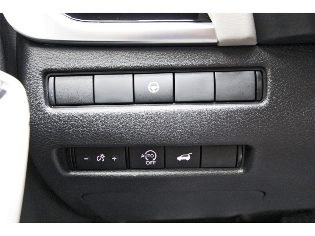 Certified 2023 Nissan Rogue SL image 17