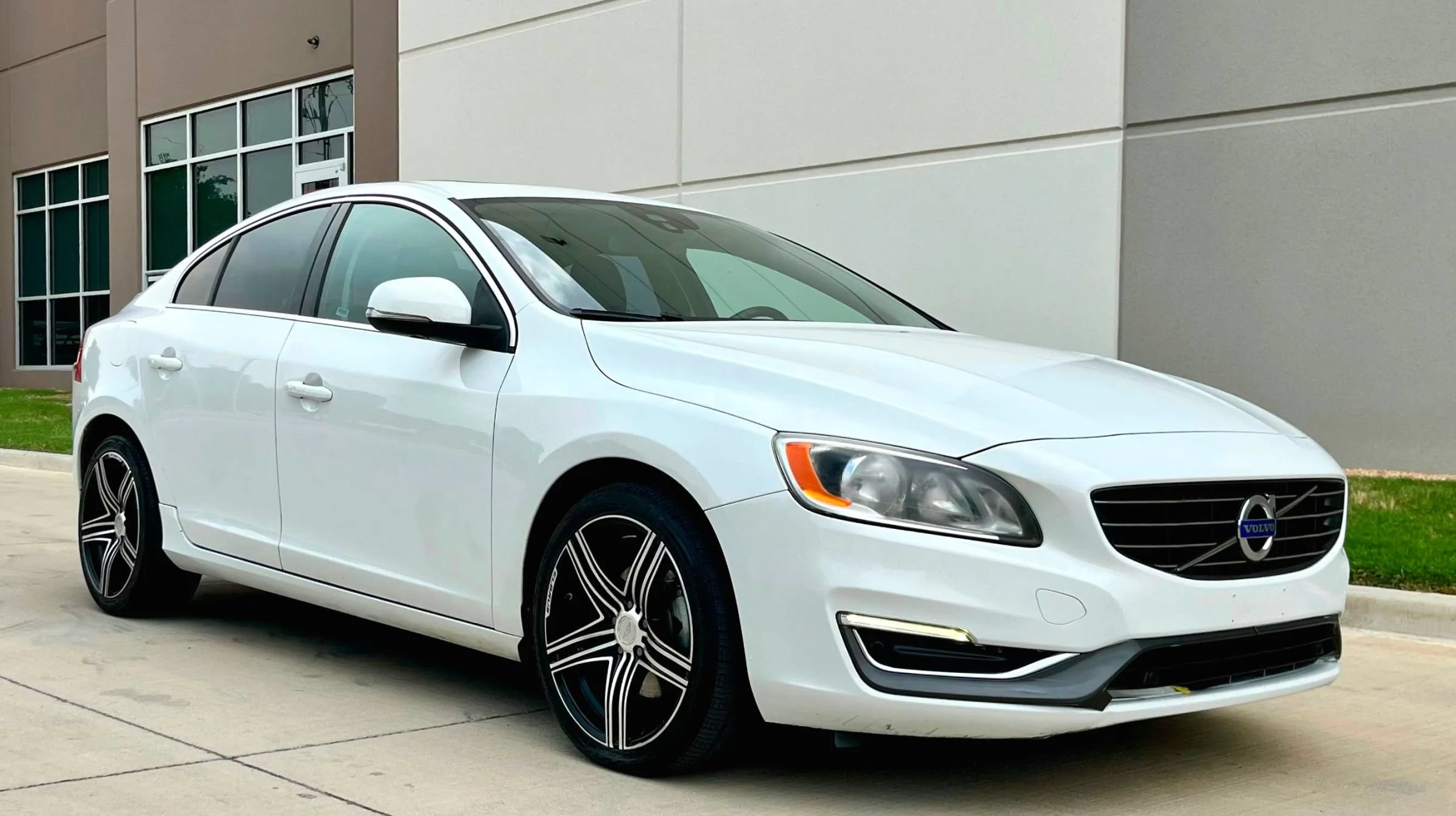 Used 2015 Volvo S60 T5 Premier Plus FWD image 3
