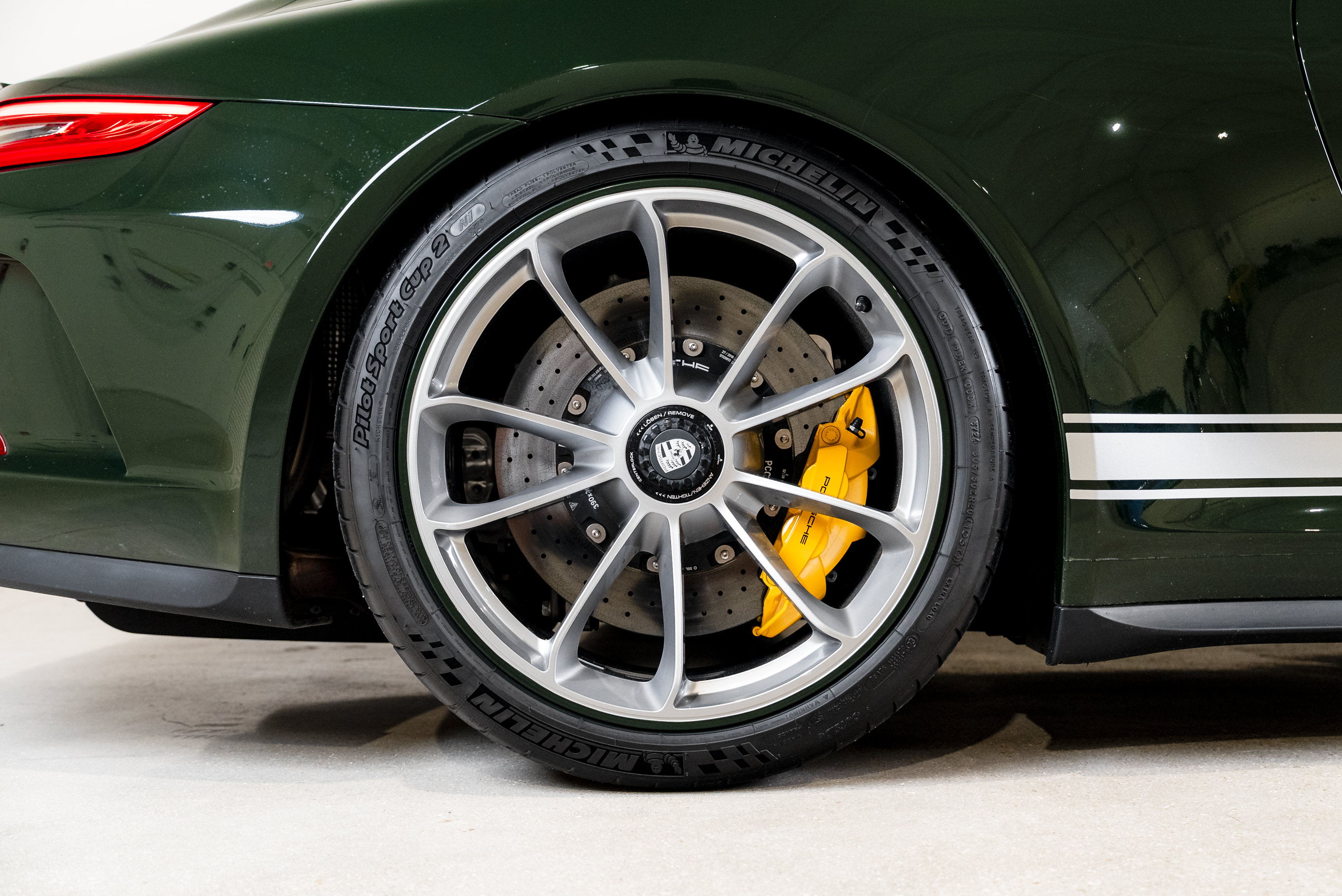 Used 2018 Porsche 911 GT3 RWD image 12