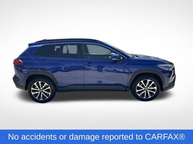 Used 2022 Toyota Corolla Cross XLE w/ Convenience Package AWD/4WD image 2