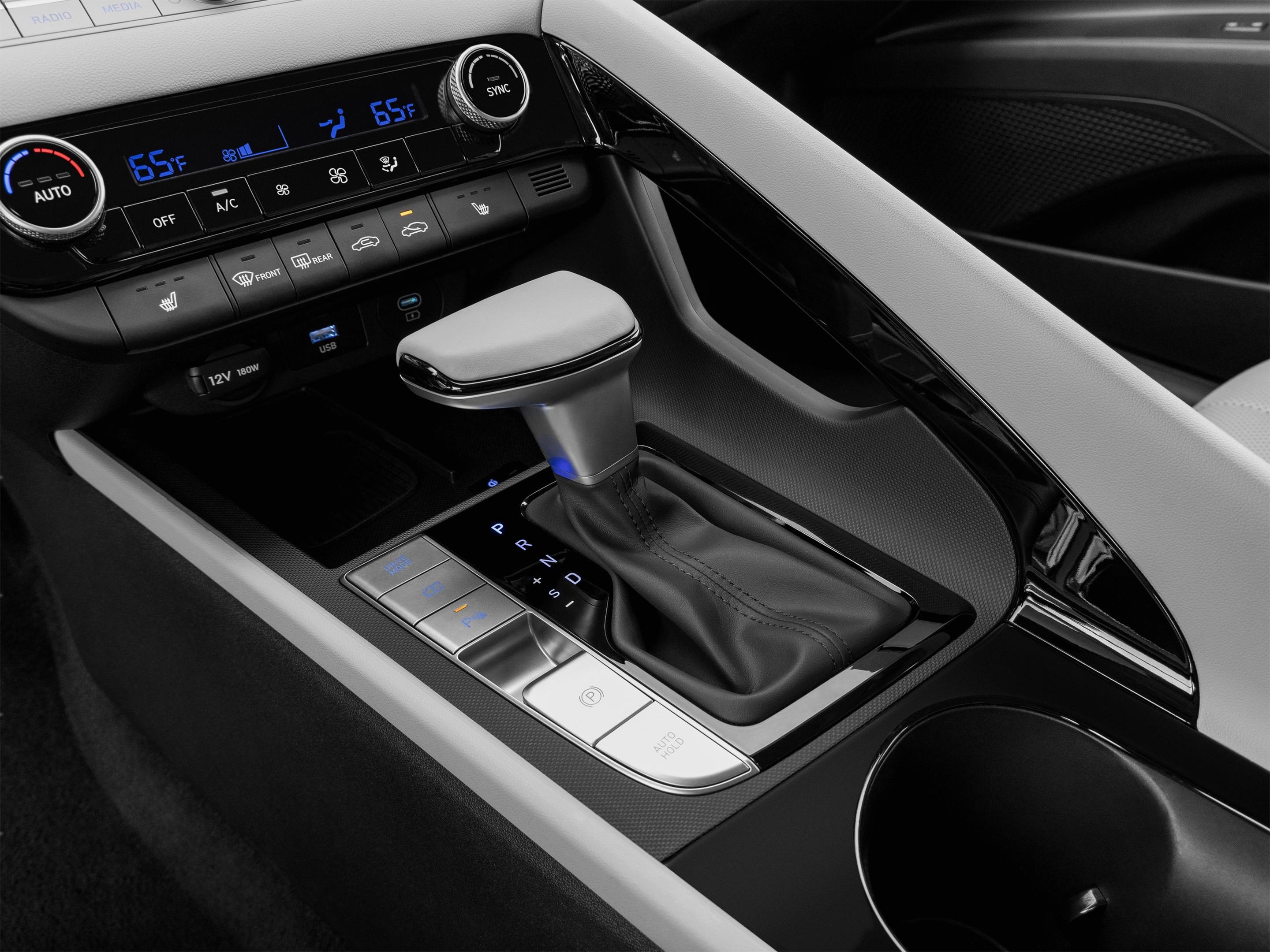 New 2026 Hyundai Elantra Limited FWD image 31
