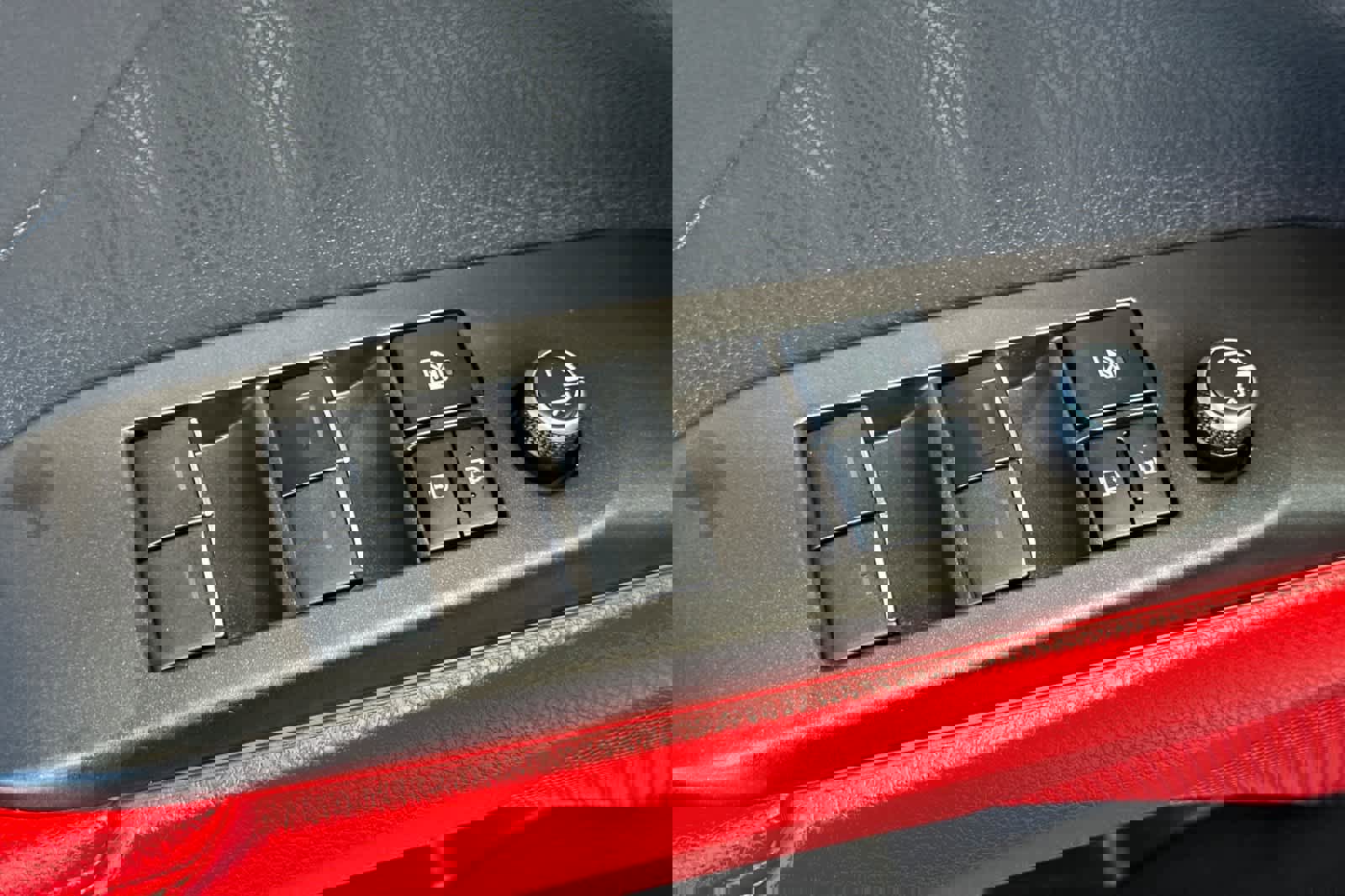 Used 2021 Toyota Camry XSE w/ Navigation Package image 13