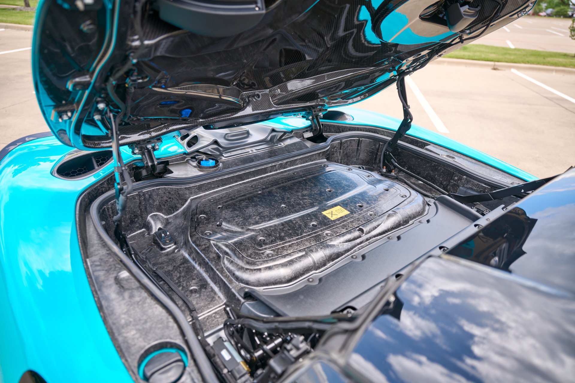 Used 2025 McLaren Artura Spider RWD image 56
