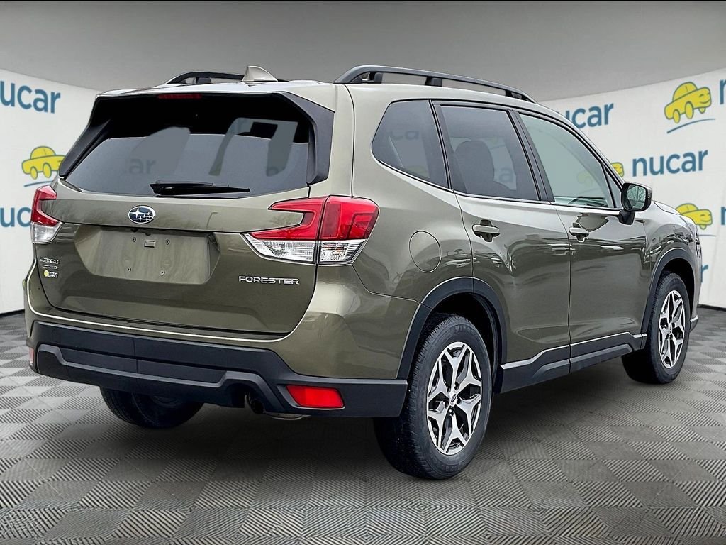 Used 2023 Subaru Forester Premium AWD/4WD image 6