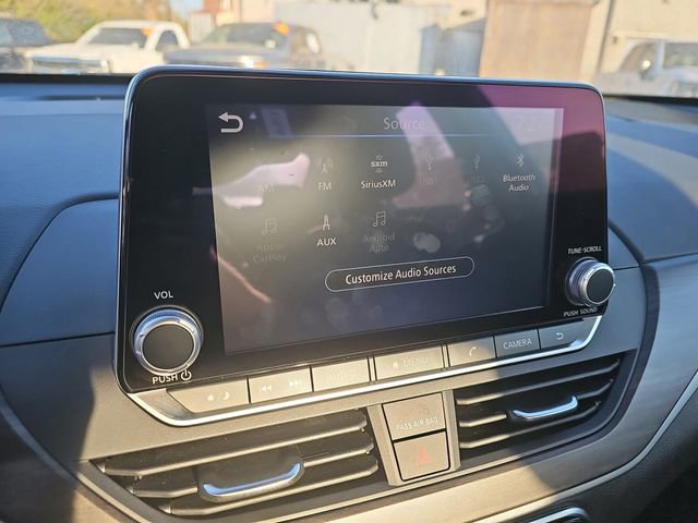 Used 2025 Nissan Altima 2.5 SV image 18