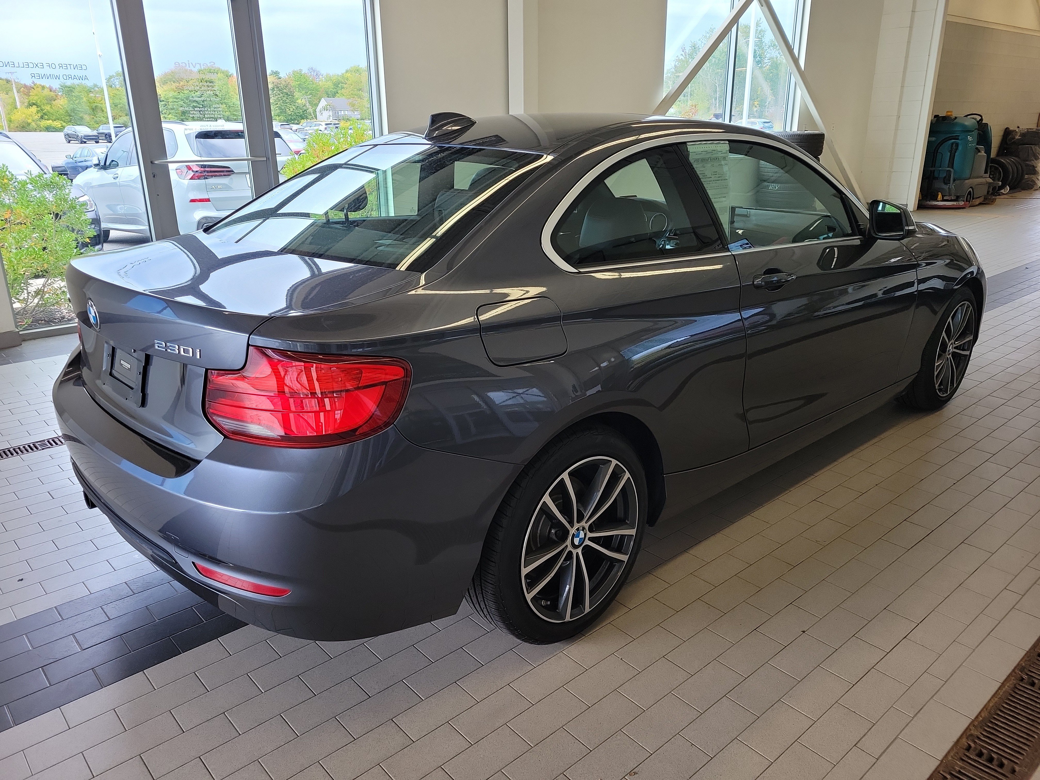 Used 2018 BMW 230i xDrive Coupe AWD/4WD image 5