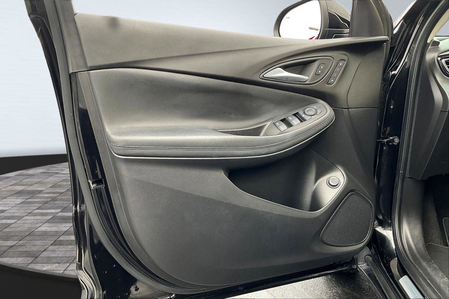 Used 2022 Buick Encore GX Essence w/ Advanced Technology Package image 22