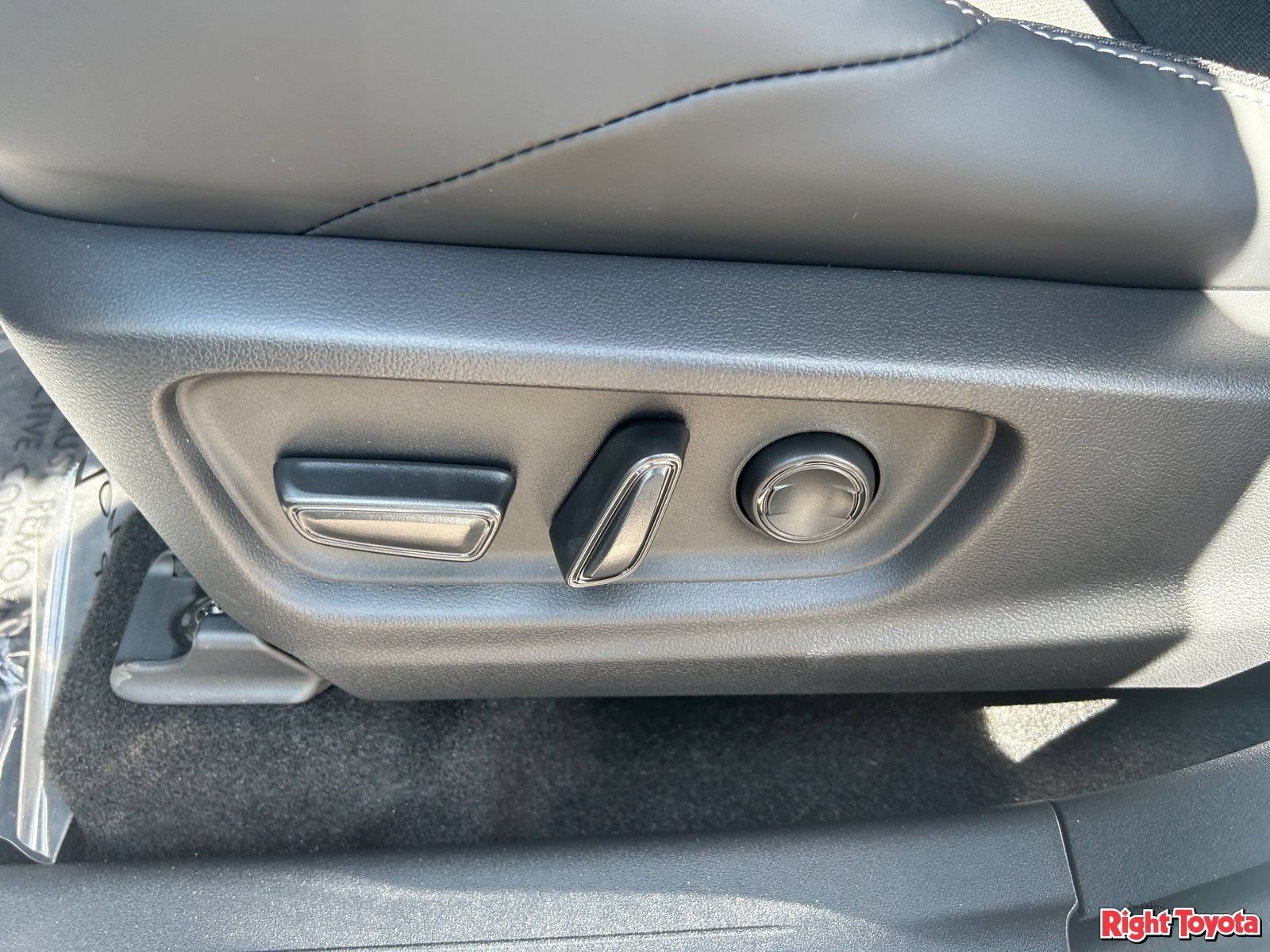 New 2026 Toyota C-HR AWD/4WD image 23