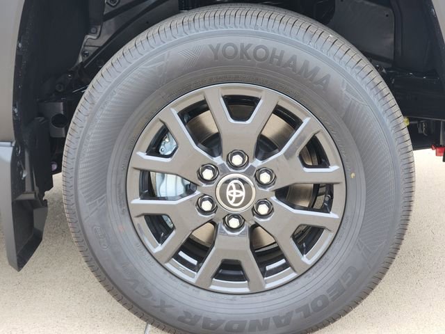 New 2026 Toyota 4Runner SR5 AWD/4WD image 8