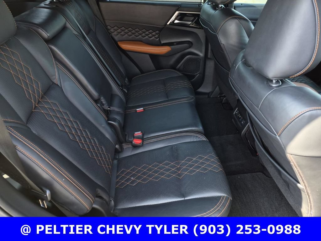Used 2022 Mitsubishi Outlander SEL AWD/4WD image 16