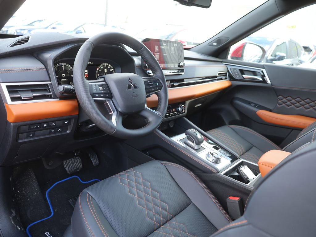 New 2025 Mitsubishi Outlander SEL image 37