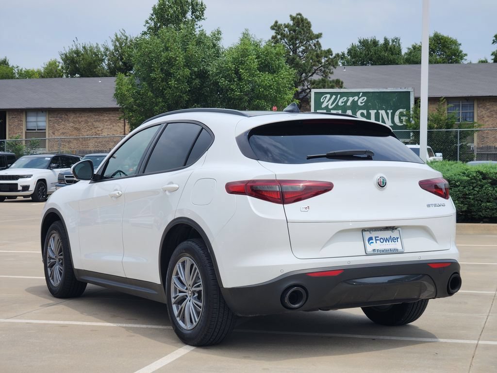 Used 2023 Alfa Romeo Stelvio Sprint AWD/4WD image 5