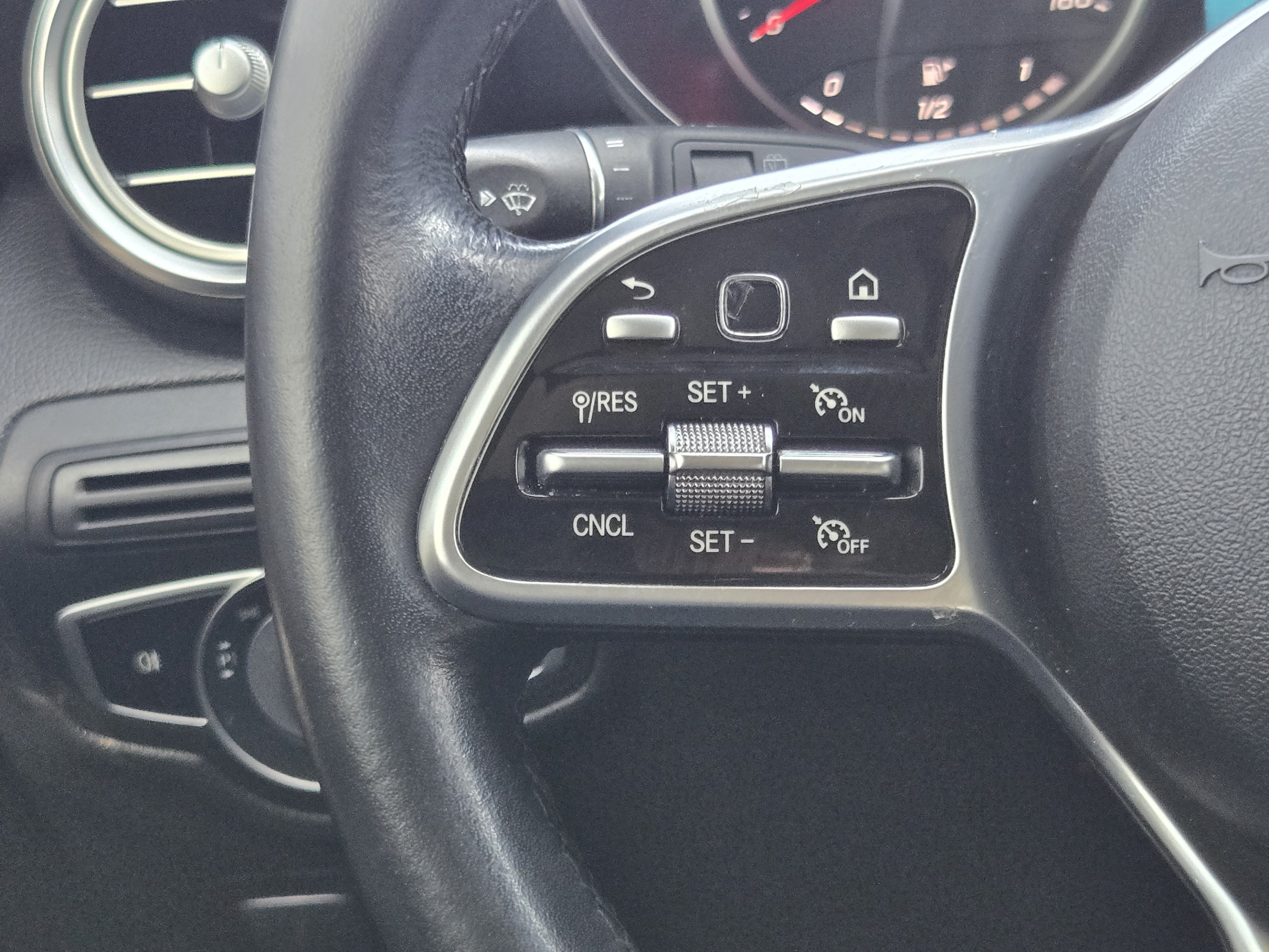 Used 2020 Mercedes-Benz GLC 300 image 25