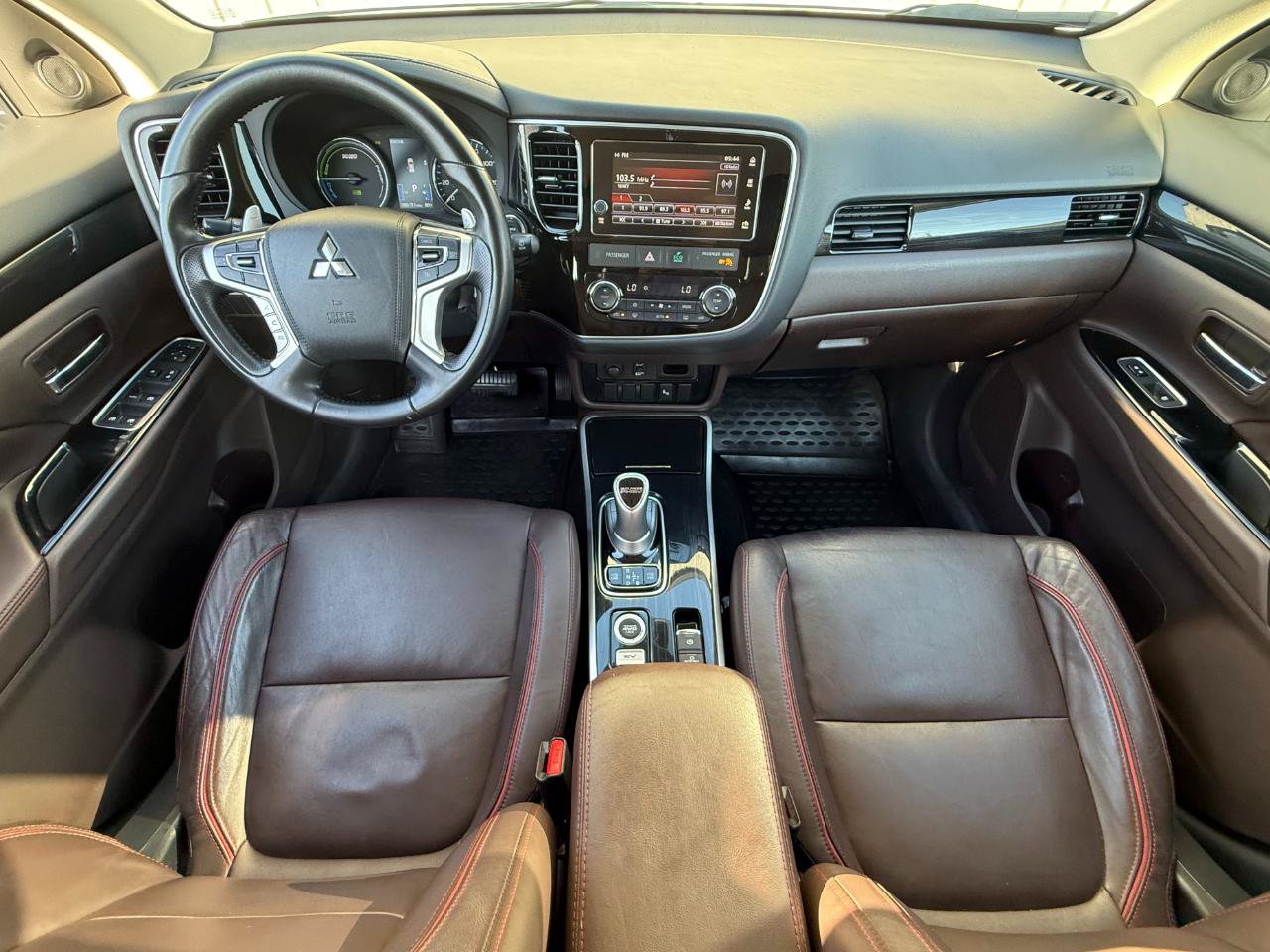 Used 2018 Mitsubishi Outlander SEL AWD/4WD image 9