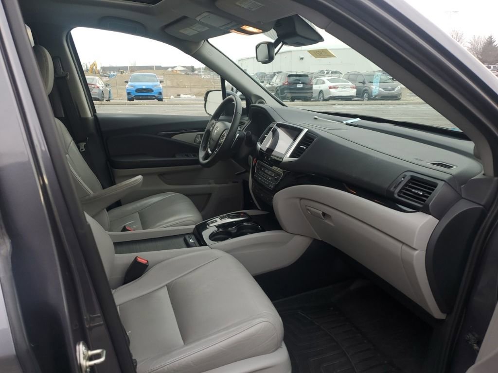 Used 2016 Honda Pilot Touring image 32