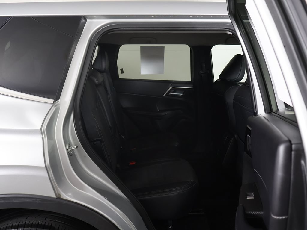Used 2024 Mitsubishi Outlander SE FWD image 30
