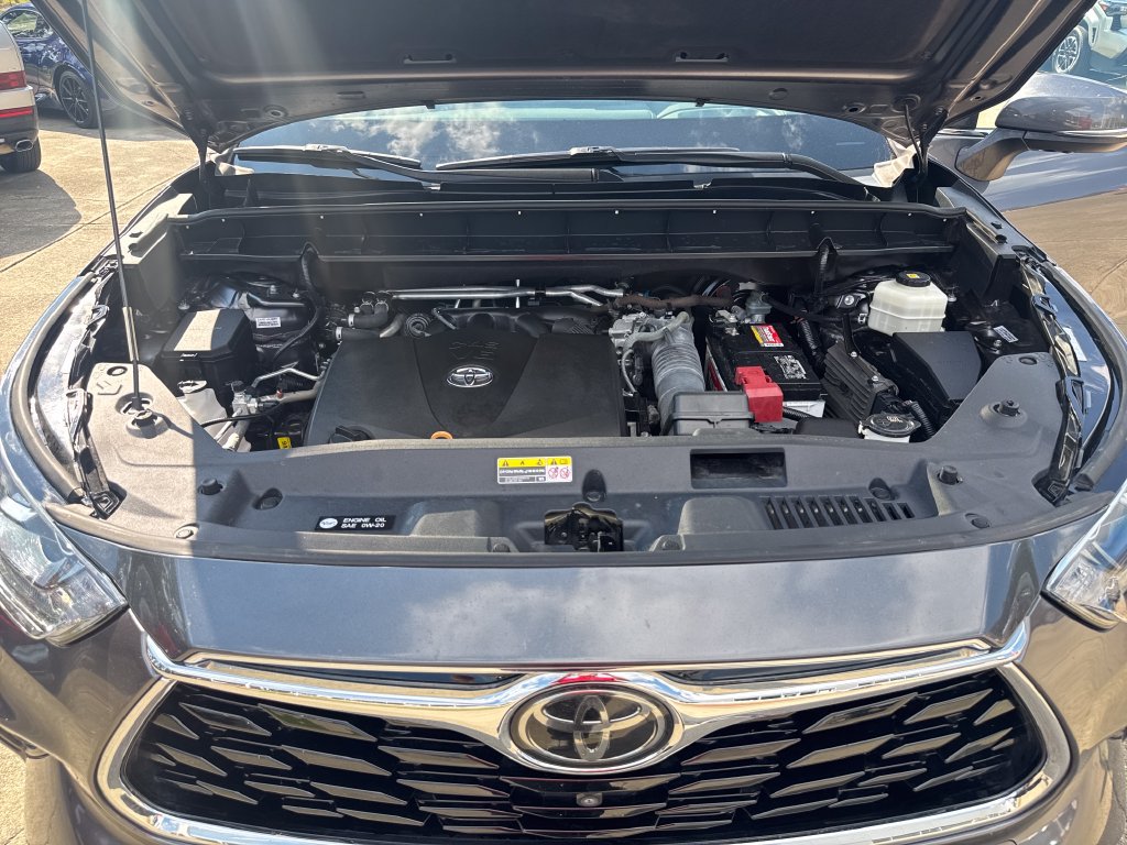 Certified 2021 Toyota Highlander Platinum AWD/4WD image 35