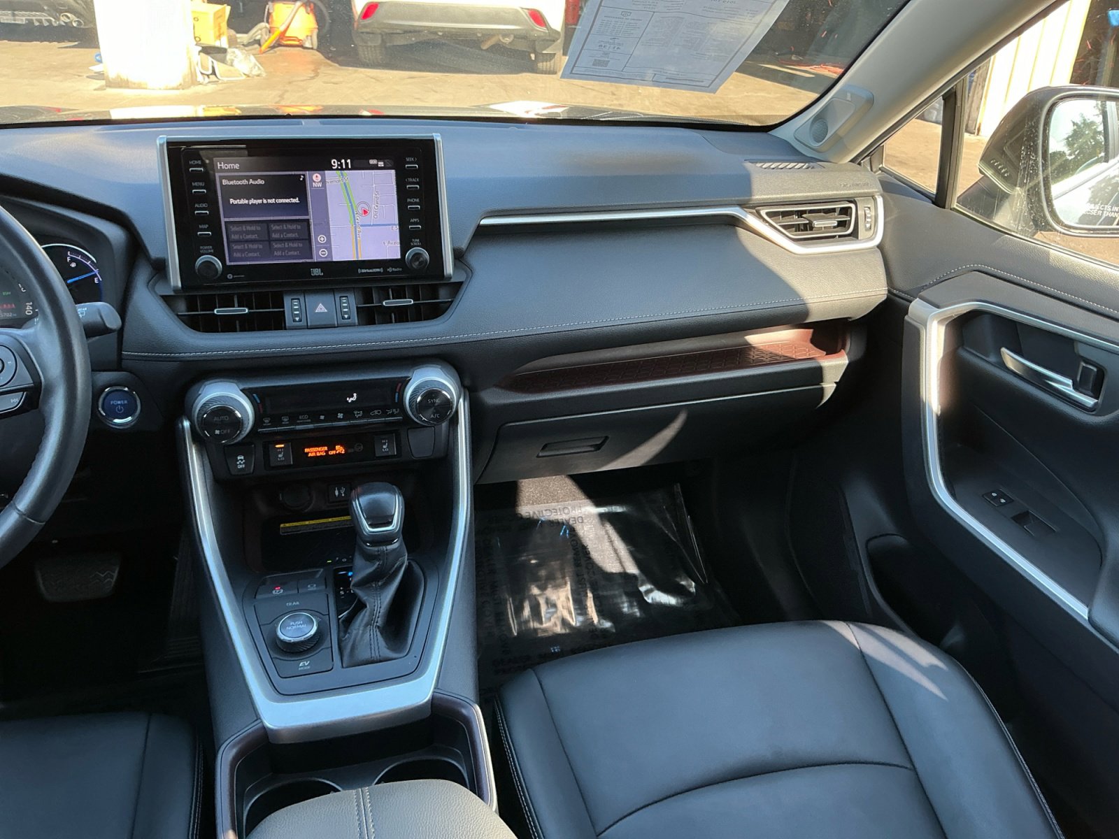 Used 2019 Toyota RAV4 Limited image 17