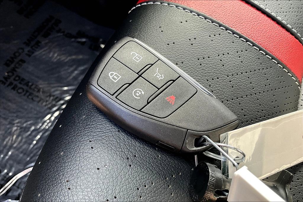 Used 2024 Chevrolet Traverse RS w/ LPO, Floor Liner Package image 10