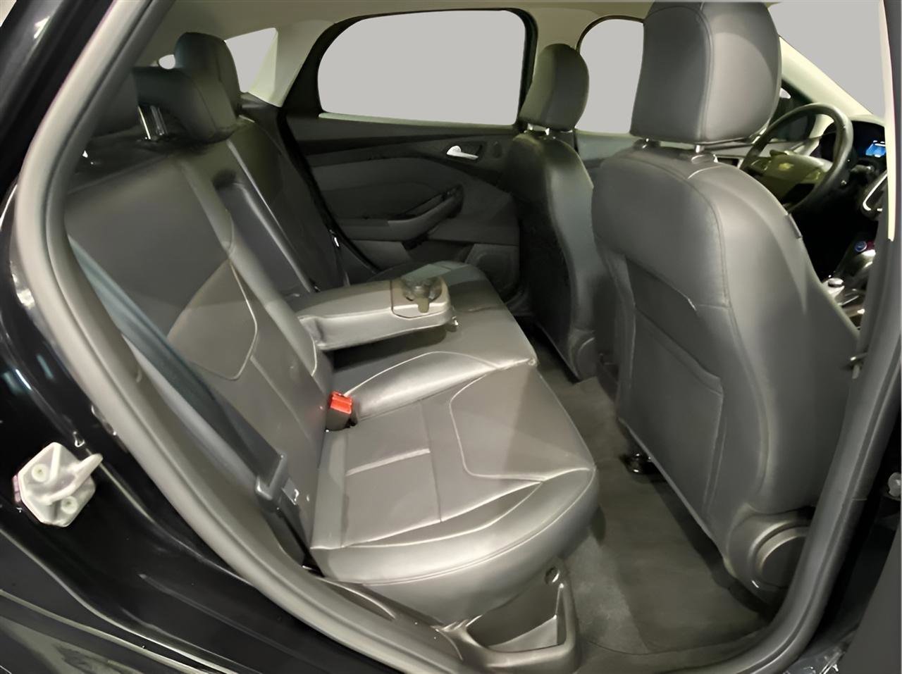 Used 2017 Ford Focus Titanium w/ Titanium Technology Package FWD image 20