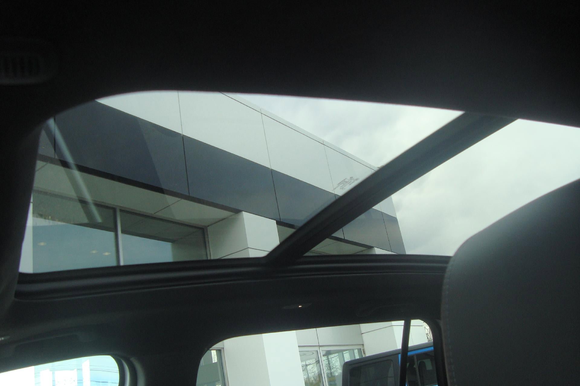 Used 2024 Jeep Wagoneer Launch Edition AWD/4WD image 14