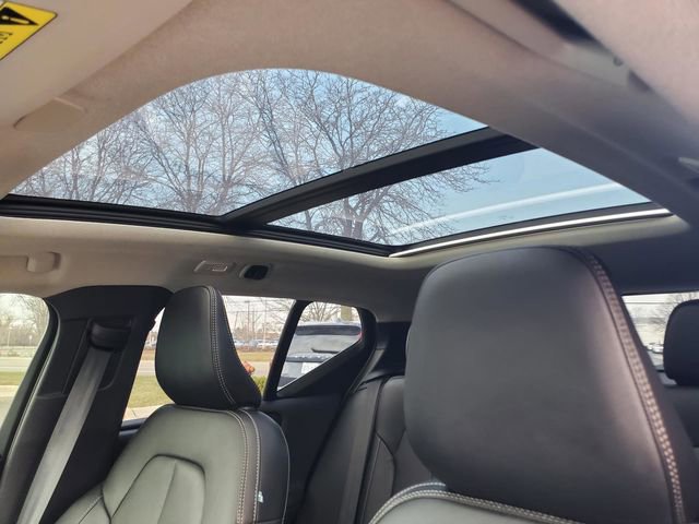 Certified 2024 Volvo XC40 B5 Plus w/ Protection Package Premier image 13