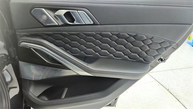 Used 2025 BMW X6 M Competition w/ Executive Package image 27