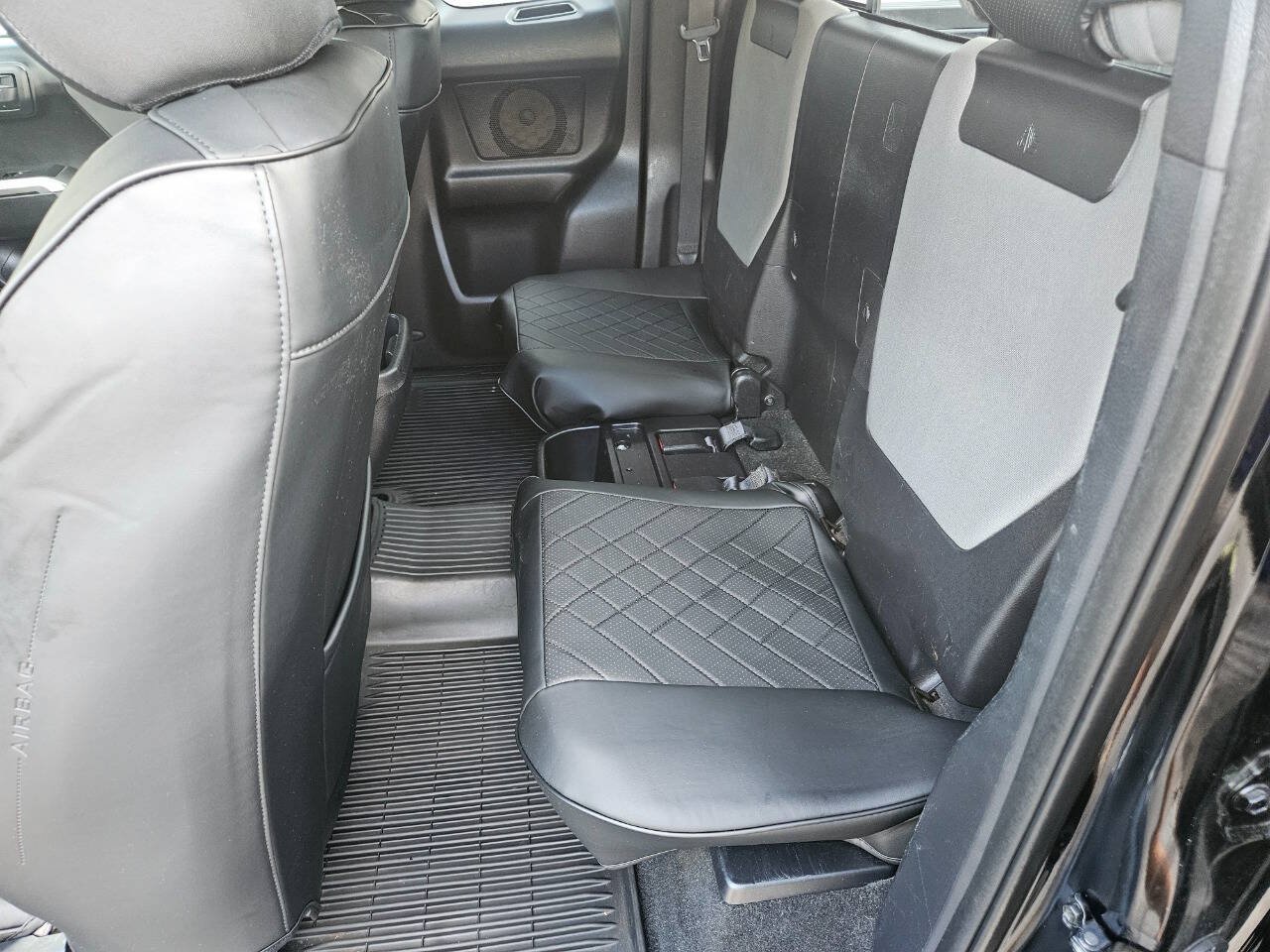 Used 2017 Toyota Tacoma SR5 RWD image 9