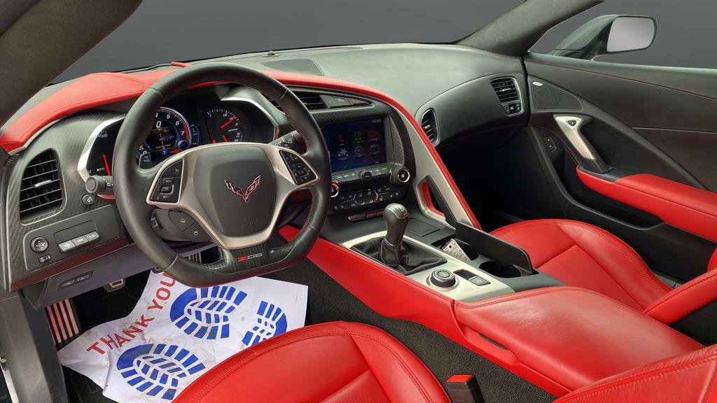 Used 2015 Chevrolet Corvette Z06 w/ 3LZ Preferred Equipment Group RWD image 11