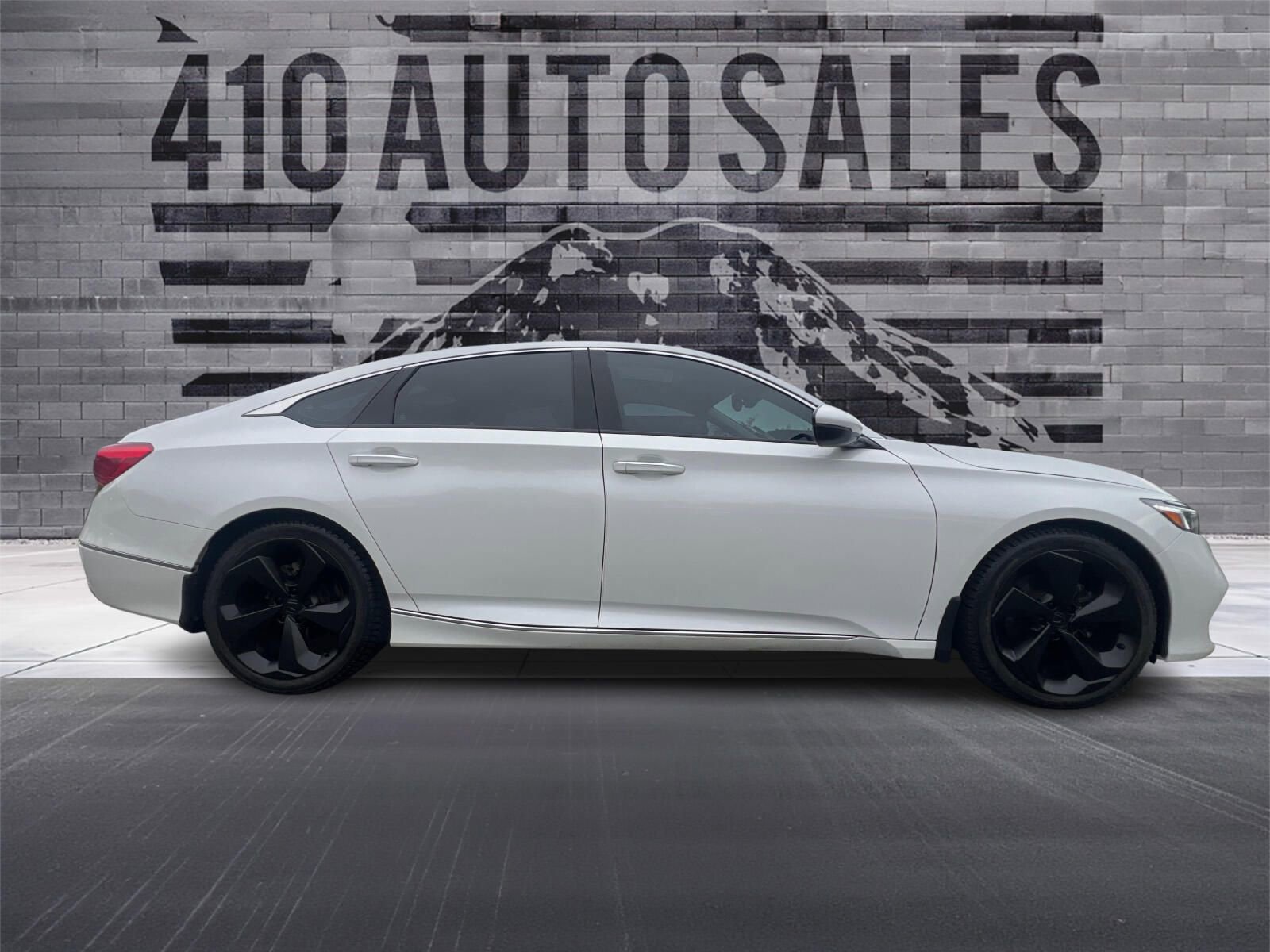 Used 2020 Honda Accord Touring image 3