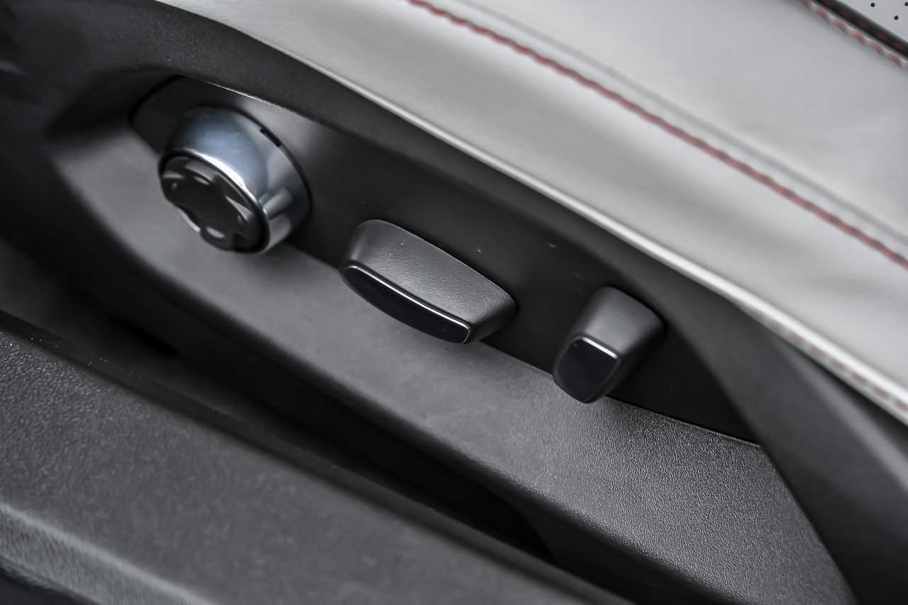 Used 2023 Chevrolet Corvette Stingray Premium Conv w/ Z51 Performance Package image 34