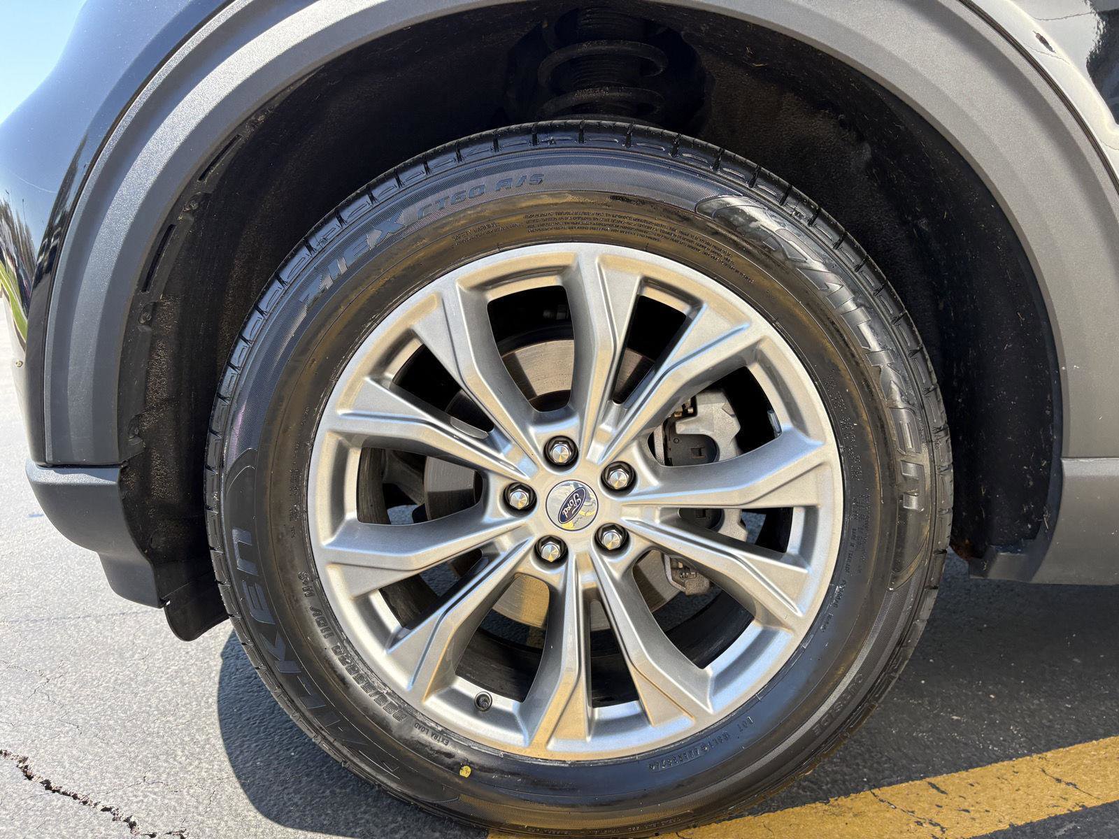 Used 2022 Ford Explorer XLT w/ Equipment Group 202A AWD/4WD image 26