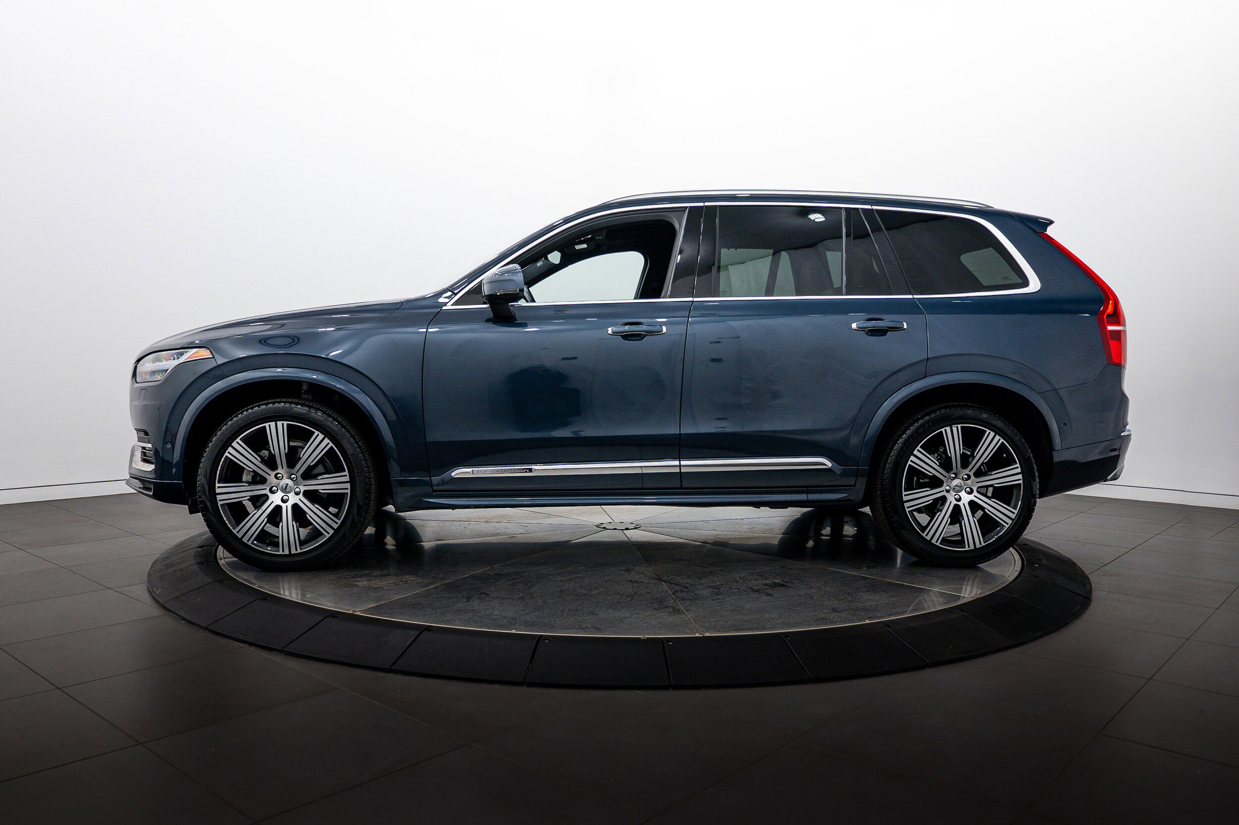 Used 2020 Volvo XC90 T6 Inscription w/ Protection Package Premier AWD/4WD image 6