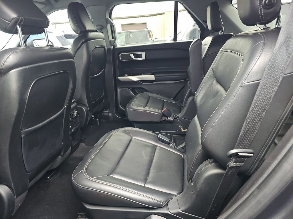 Used 2020 Ford Explorer XLT w/ Equipment Group 202A image 13