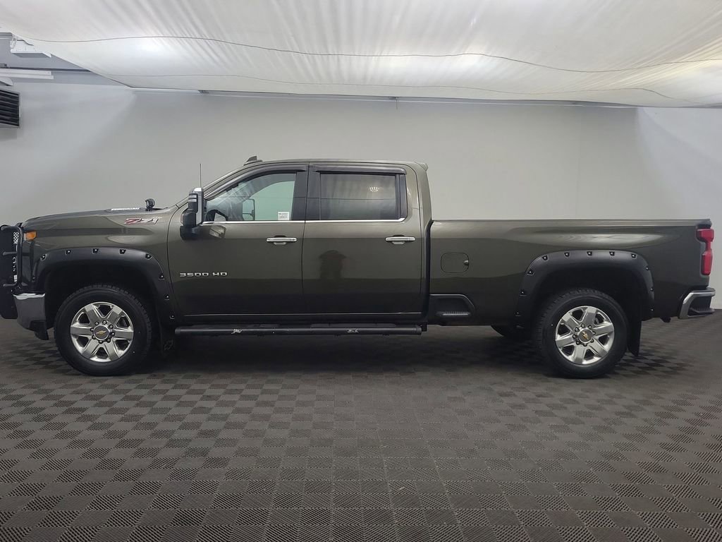 Used 2023 Chevrolet Silverado 3500 LTZ image 2