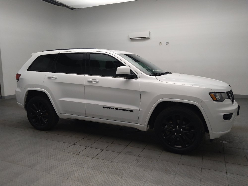 Used 2020 Jeep Grand Cherokee Altitude RWD image 11