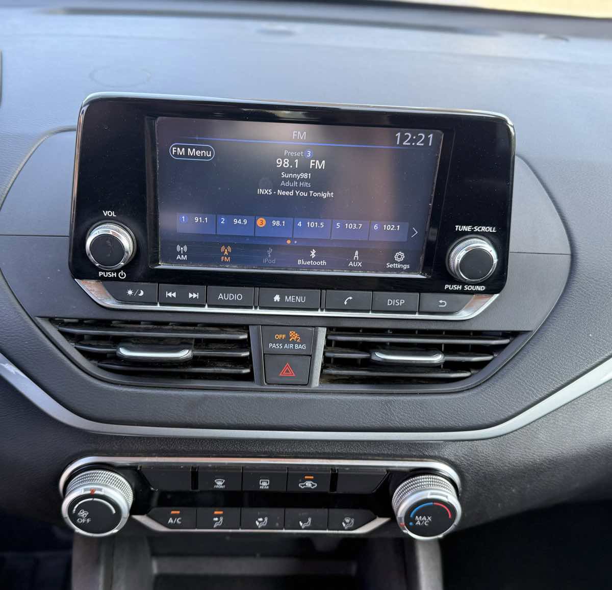 Used 2024 Nissan Altima 2.5 S image 17