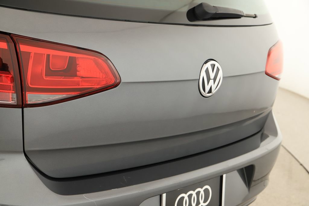 Used 2017 Volkswagen Golf S image 34