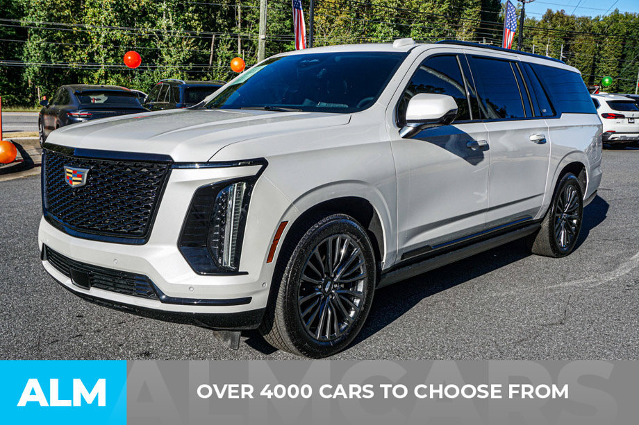 Used 2025 Cadillac Escalade ESV Sport Platinum AWD/4WD image 2