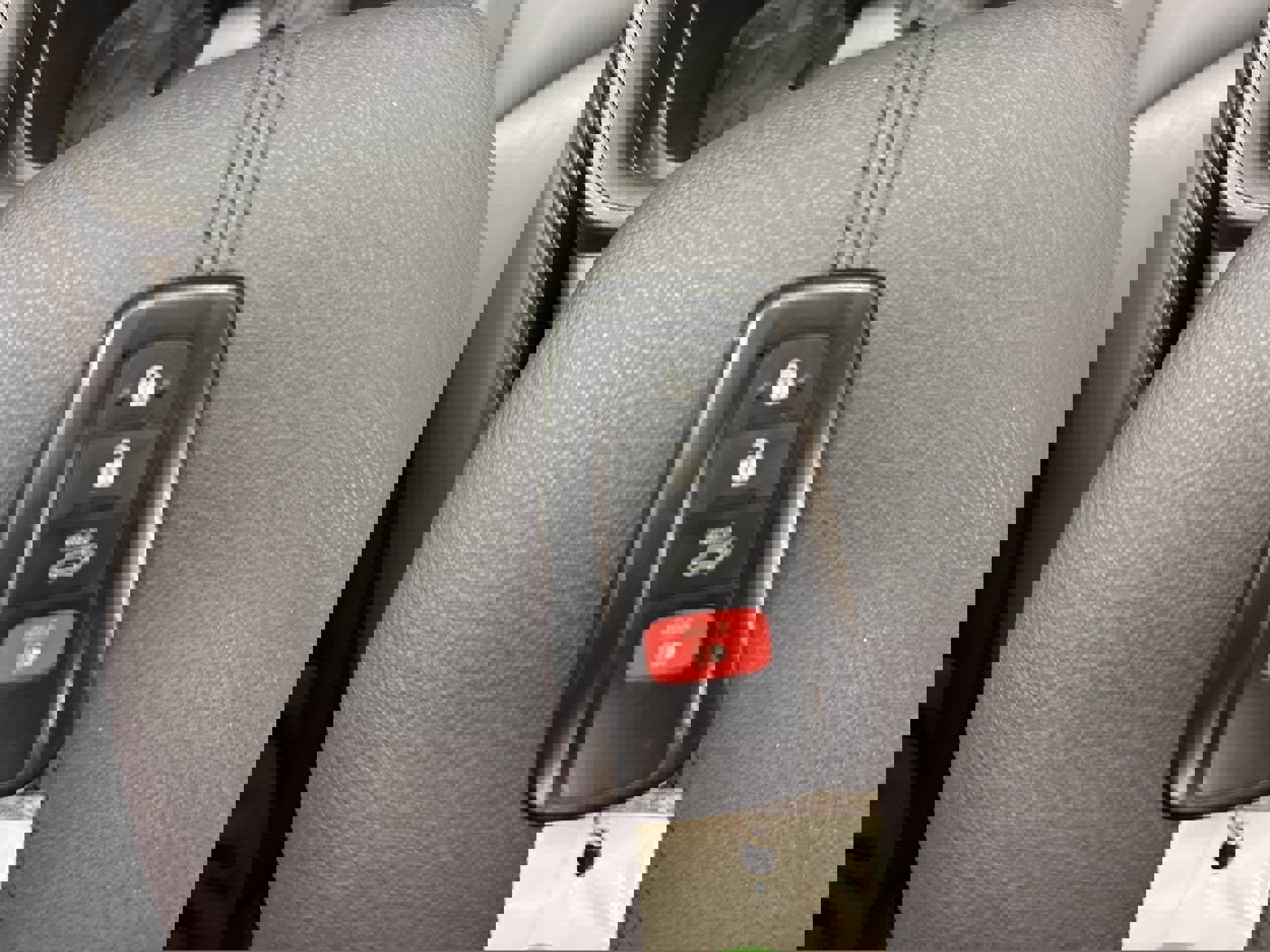 Used 2021 Toyota RAV4 XLE Premium image 34