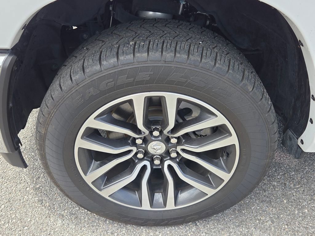 Used 2025 RAM 1500 Limited AWD/4WD image 16