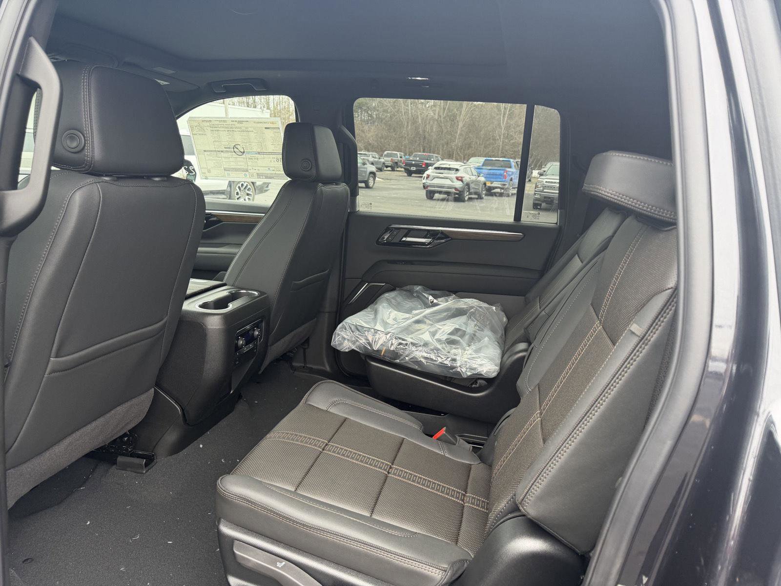 New 2026 Chevrolet Suburban High Country image 12