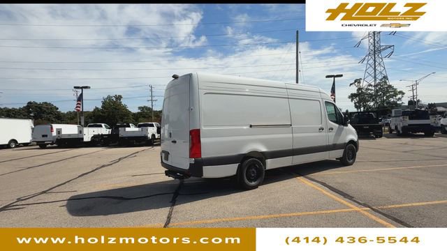Used 2025 Mercedes-Benz Sprinter 2500 image 2